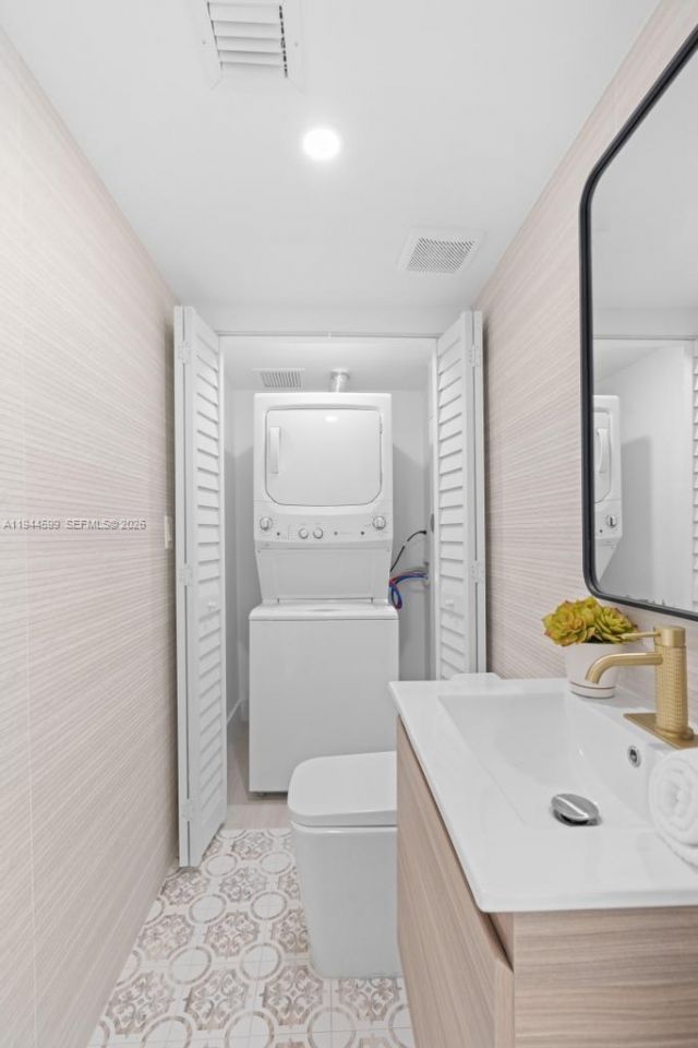 7286 Gary Ave, Miami Beach, FL 33141 Photo