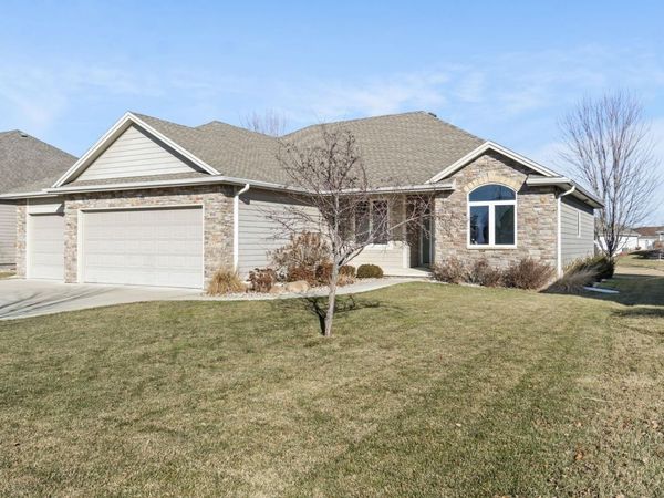 477 E Pinehurst Trail, Dakota Dunes, SD 57049