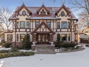 2504 Euclid Place, Minneapolis, MN 55405