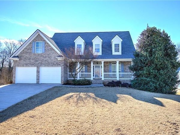 57 Colonial Circle NW, Cartersville, GA 30120