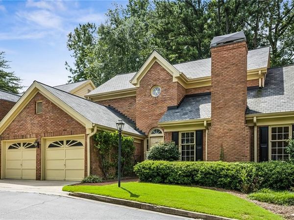 52 Ivy Chase NE, Atlanta, GA 30342