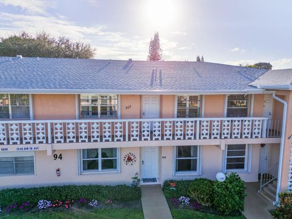 1540 NW 18th Avenue, Unit 203, Delray Beach, FL 33445