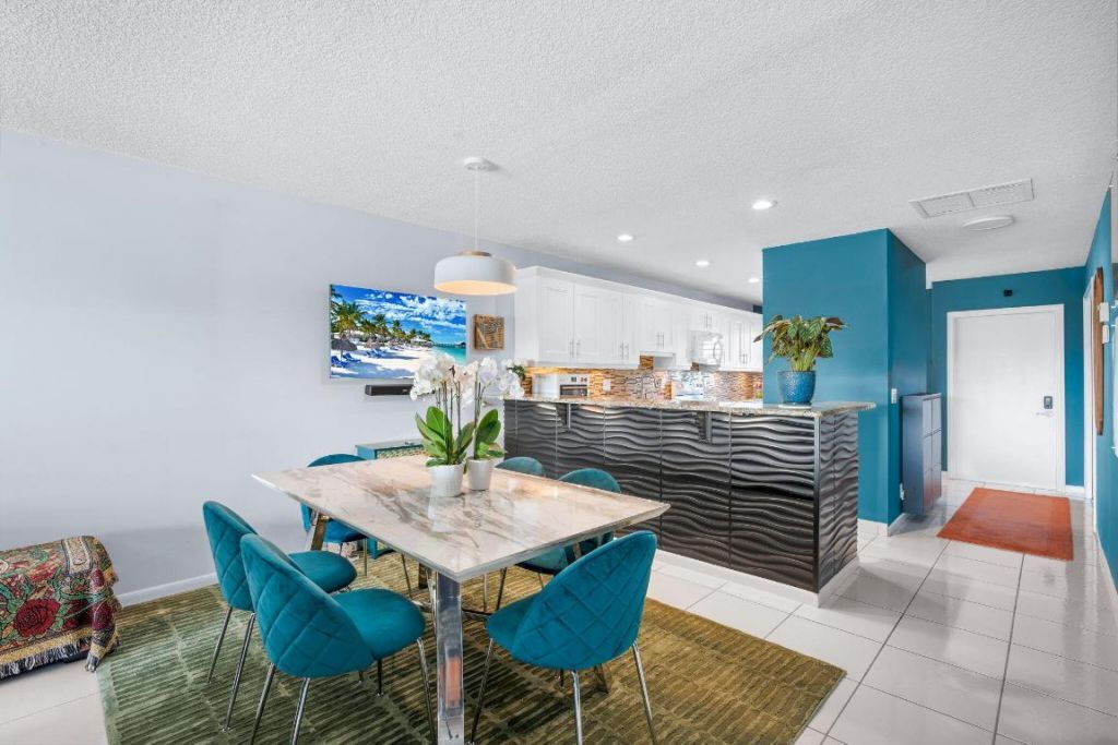 1540 NW 18th Avenue, Unit 203, Delray Beach, FL 33445 Photo