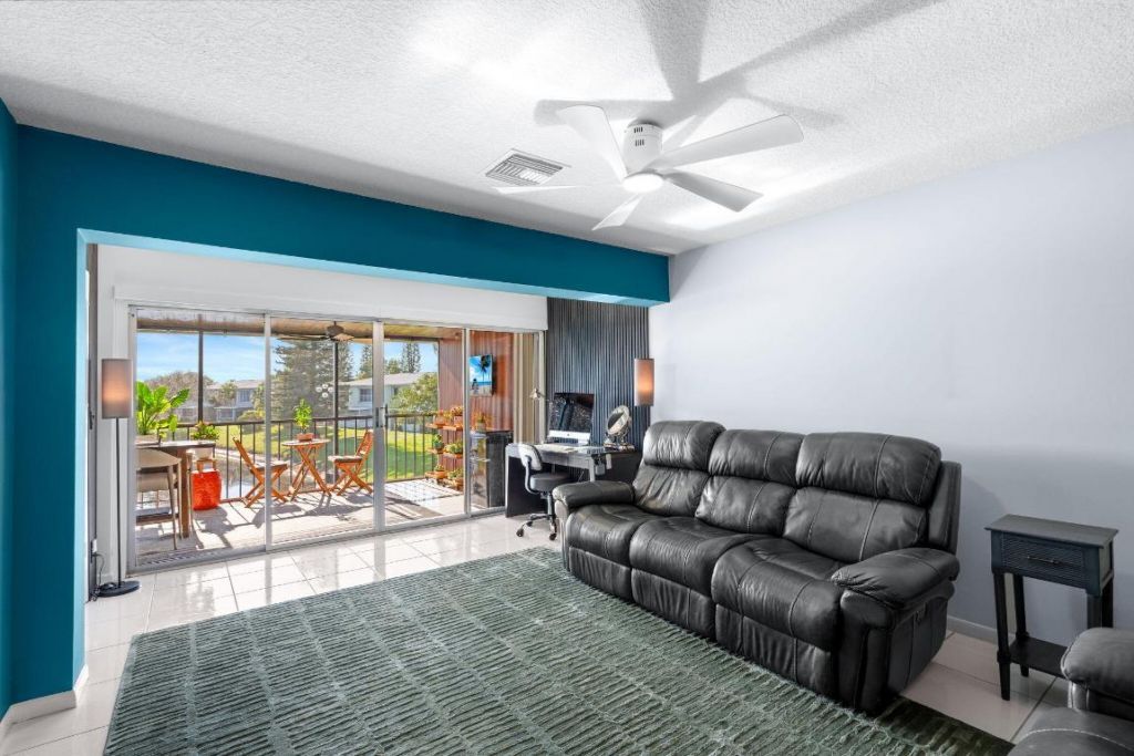 1540 NW 18th Avenue, Unit 203, Delray Beach, FL 33445 Photo