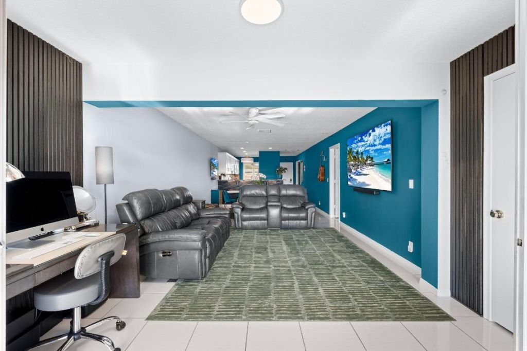 1540 NW 18th Avenue, Unit 203, Delray Beach, FL 33445 Photo