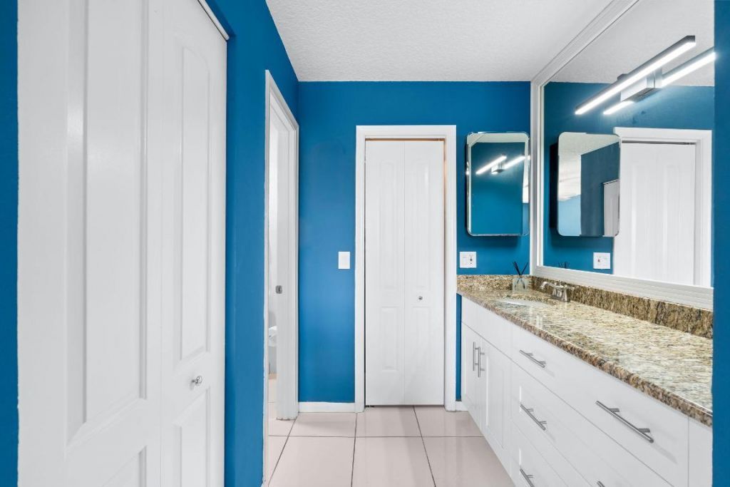 1540 NW 18th Avenue, Unit 203, Delray Beach, FL 33445 Photo