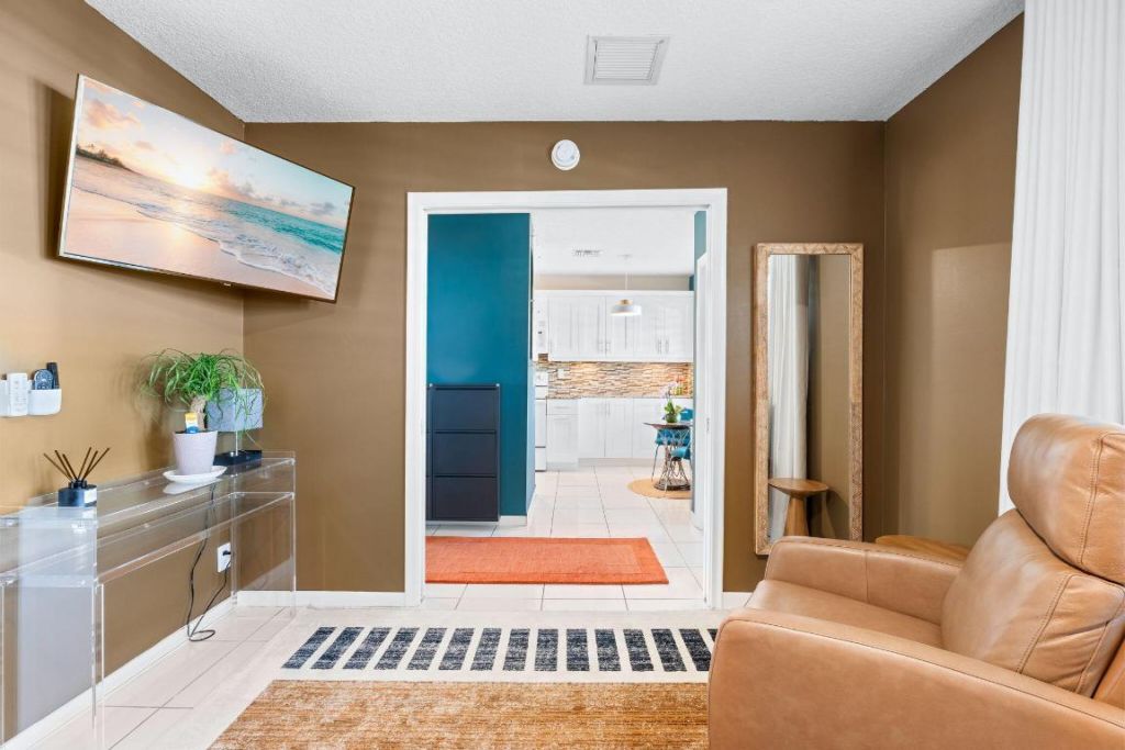 1540 NW 18th Avenue, Unit 203, Delray Beach, FL 33445 Photo