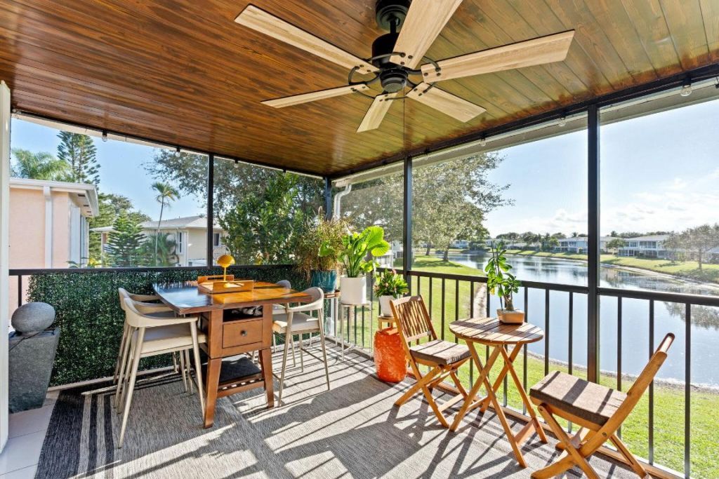 1540 NW 18th Avenue, Unit 203, Delray Beach, FL 33445 Photo