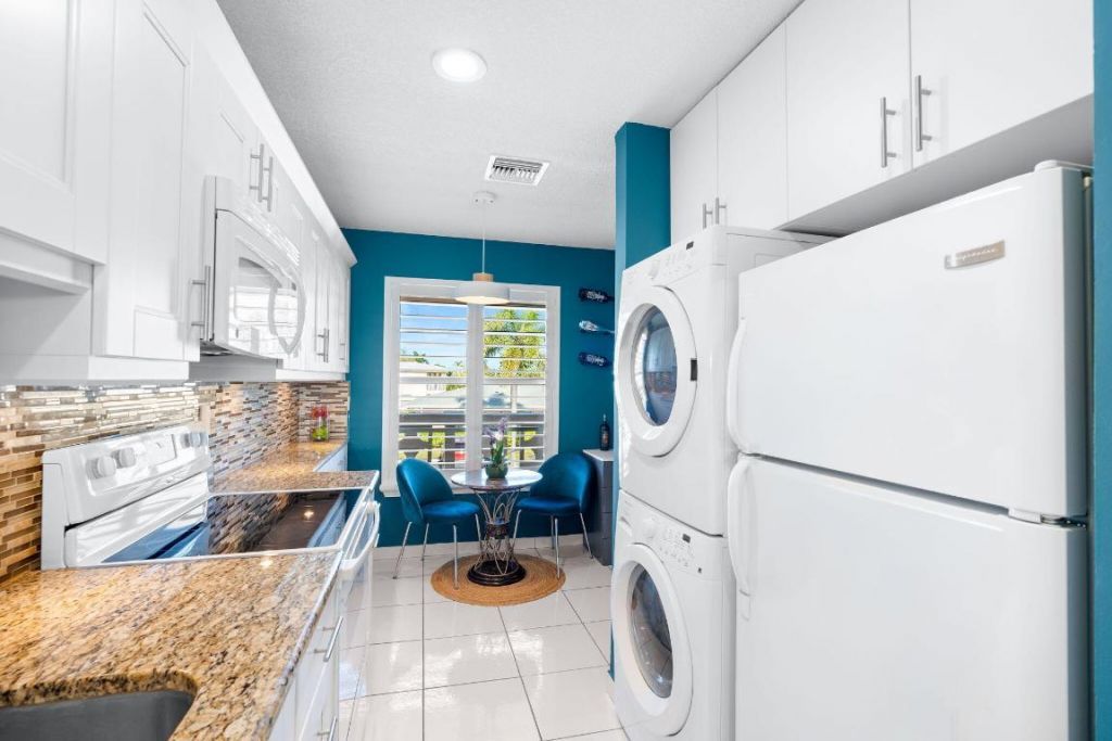 1540 NW 18th Avenue, Unit 203, Delray Beach, FL 33445 Photo