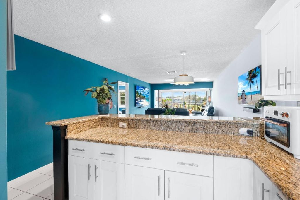 1540 NW 18th Avenue, Unit 203, Delray Beach, FL 33445 Photo