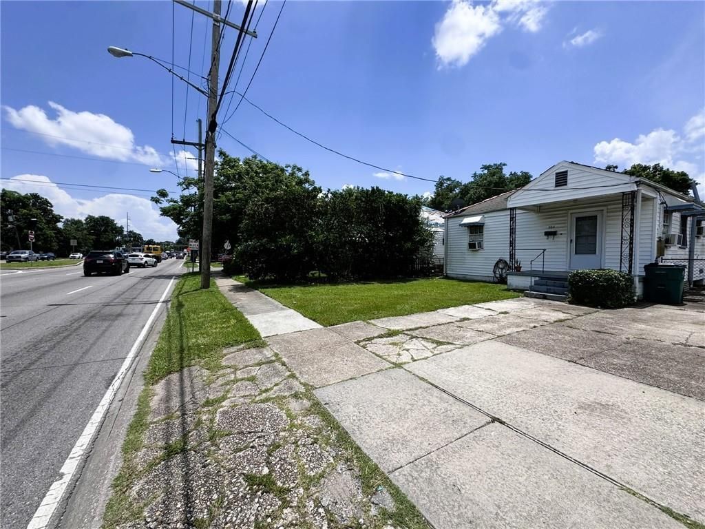 304 CLEARVIEW Parkway Metairie, LA 70001