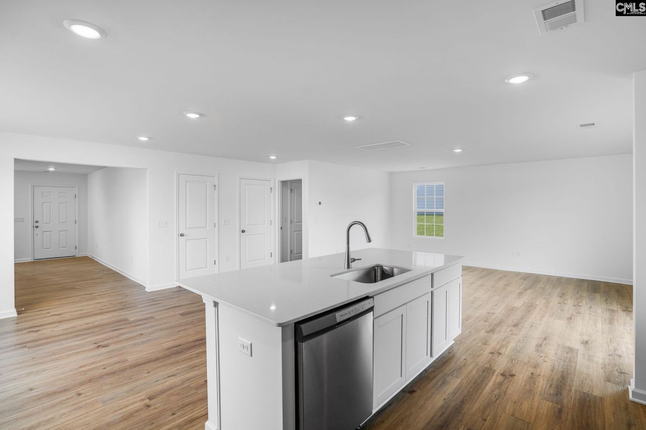 720 Glider Drive Photo 7