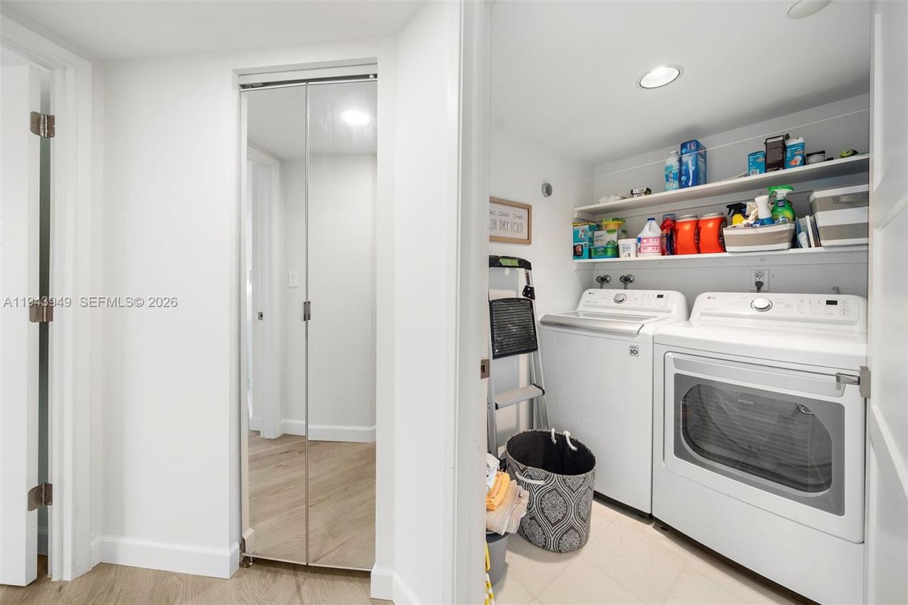 19101 NE Mystic Pointe Drive, Unit 901, Aventura, FL 33180 Photo