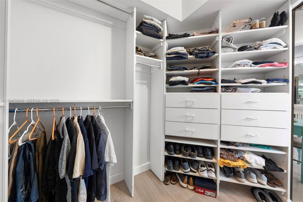 19101 NE Mystic Pointe Drive, Unit 901, Aventura, FL 33180 Photo