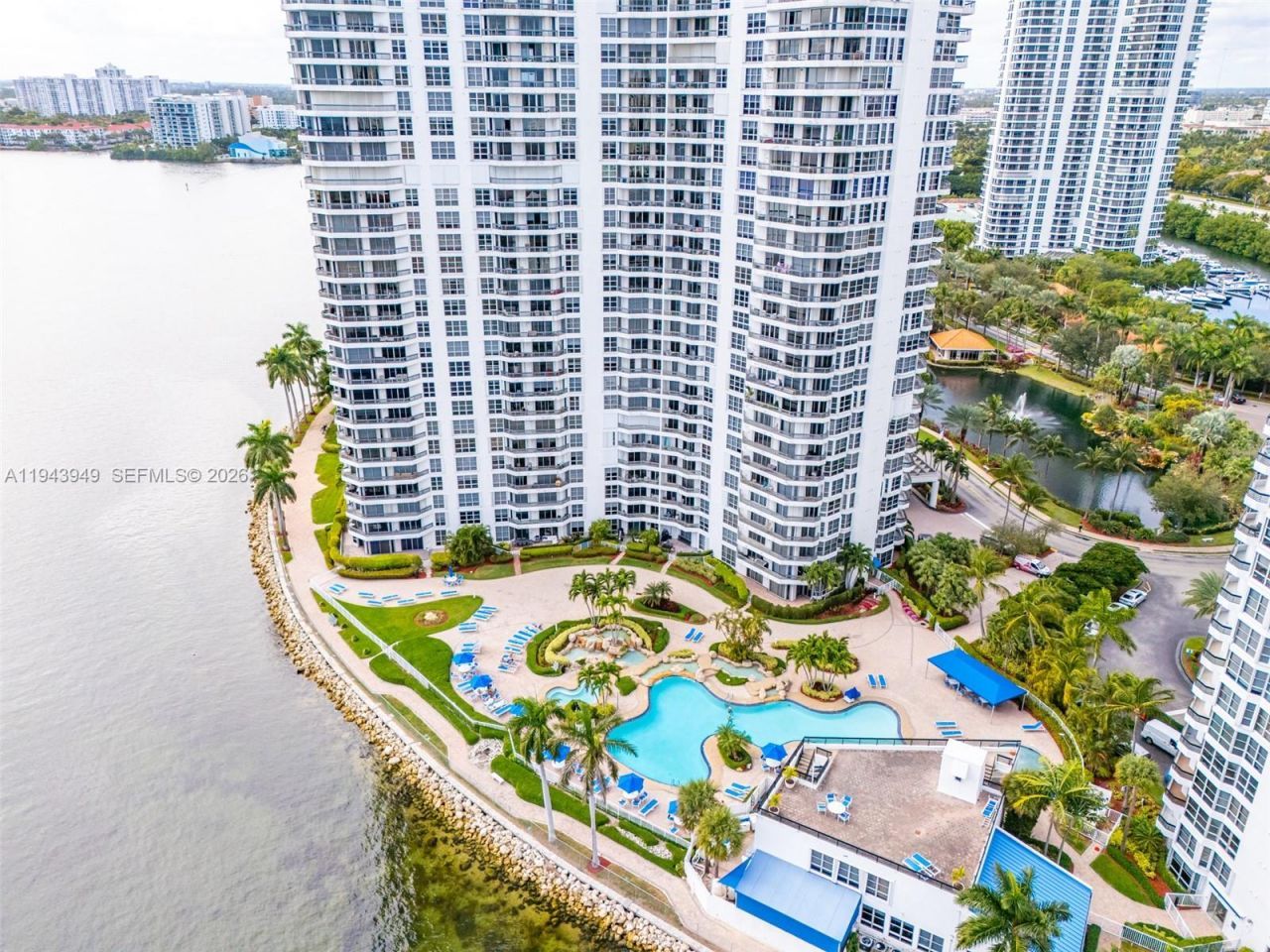 19101 NE Mystic Pointe Drive, Unit 901, Aventura, FL 33180 Photo