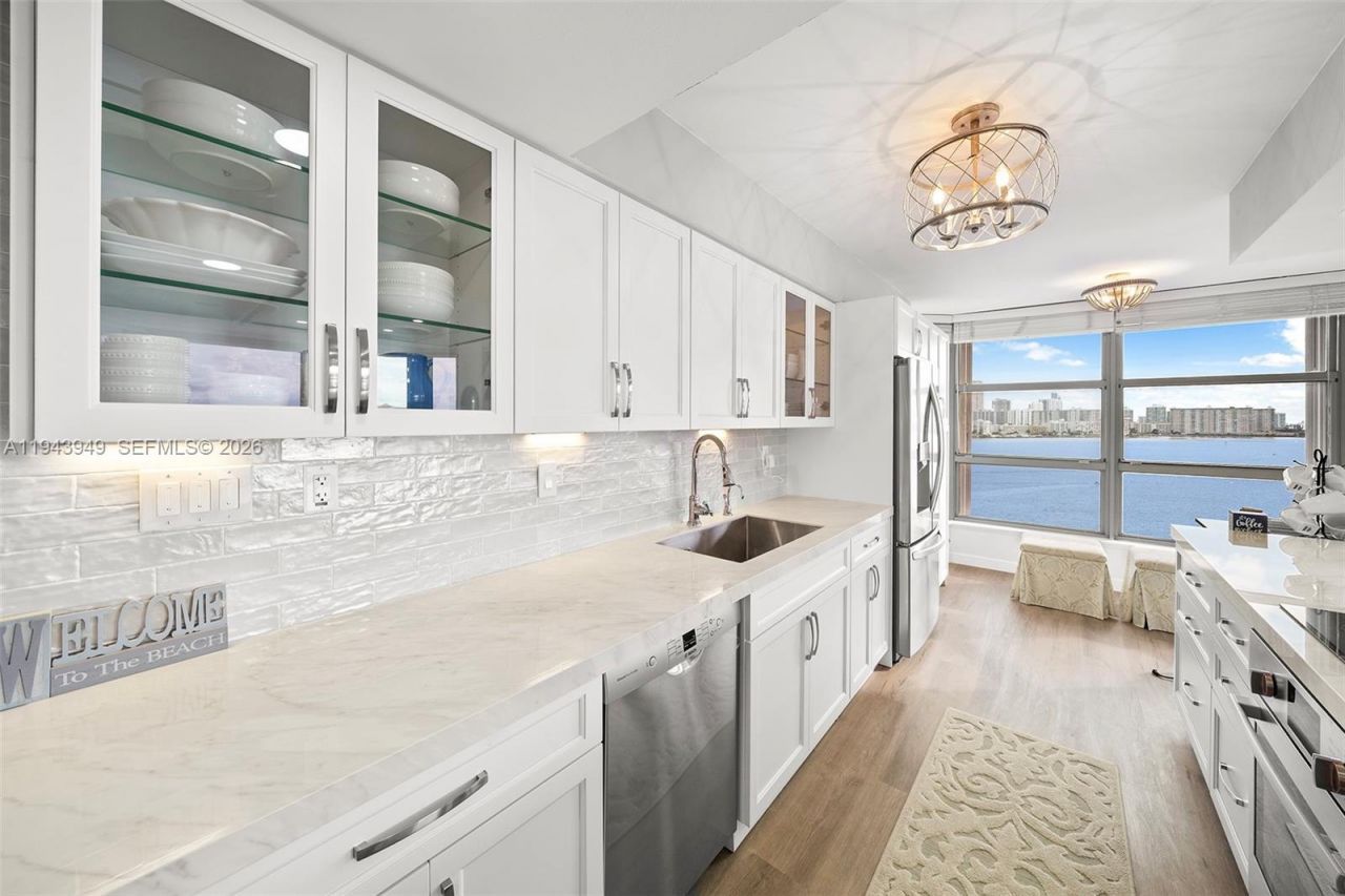 19101 NE Mystic Pointe Drive, Unit 901, Aventura, FL 33180 Photo