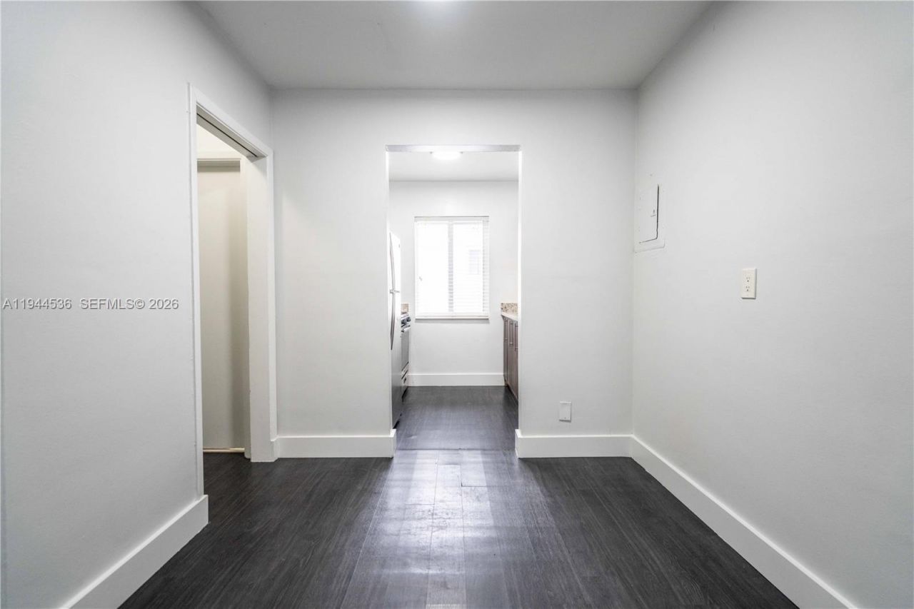 7311 Byron Ave, Unit 15, Miami Beach, FL 33141 Photo