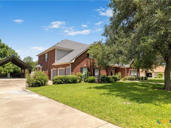 123 Northwood Drive , Cuero, TX 77954