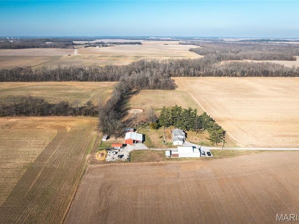 1740 Brier Creek Road, Harrisburg, IL 62946