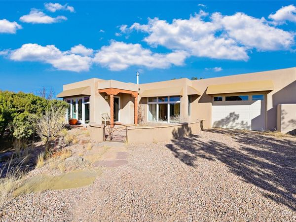 10 Cerrado Road, Santa Fe, NM 87508