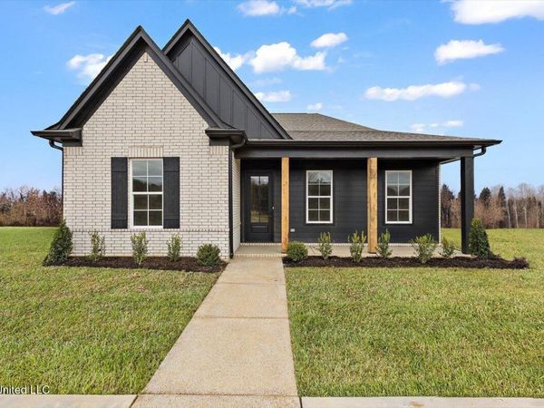 538 Bolivar Drive, Nesbit, MS 38651