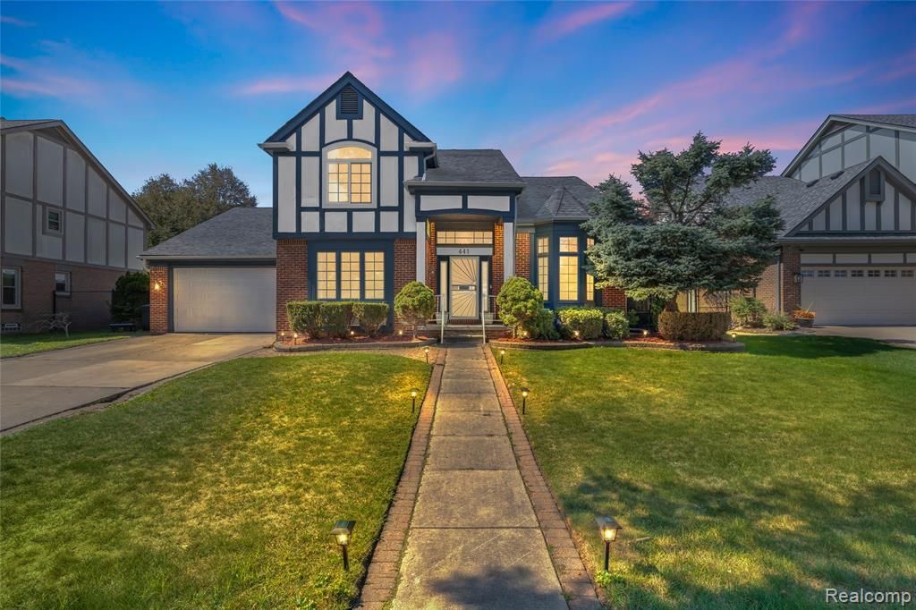 441 Parkview Drive Drive, Detroit, MI 48214 Main Photo