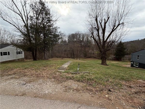 5281 Kelly Road, Cross Lanes, WV 25313