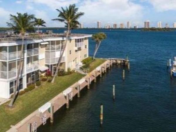 100 Doolen Court, Unit 313, North Palm Beach, FL 33408