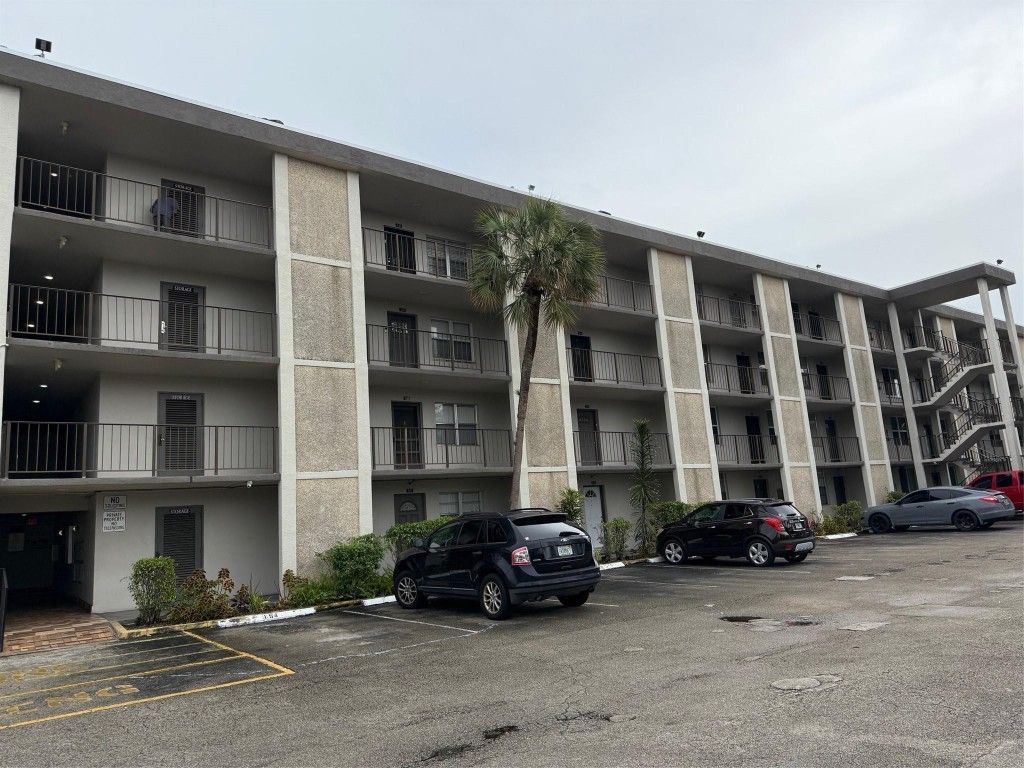 4898 NW 29th Court, Unit 409, Lauderdale Lakes, FL 33313 Photo