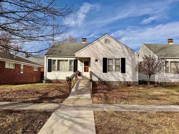 226 S Pine St Street, Centralia, IL 62801