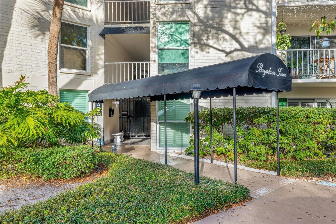3325 Bayshore Boulevard, Unit B13, Tampa, FL 33629 Main Photo