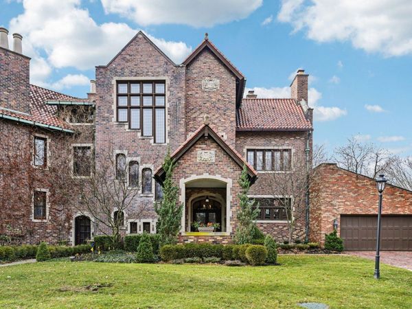 1427 Roxbury Road, Unit Manor Hous, Marble Cliff, OH 43212