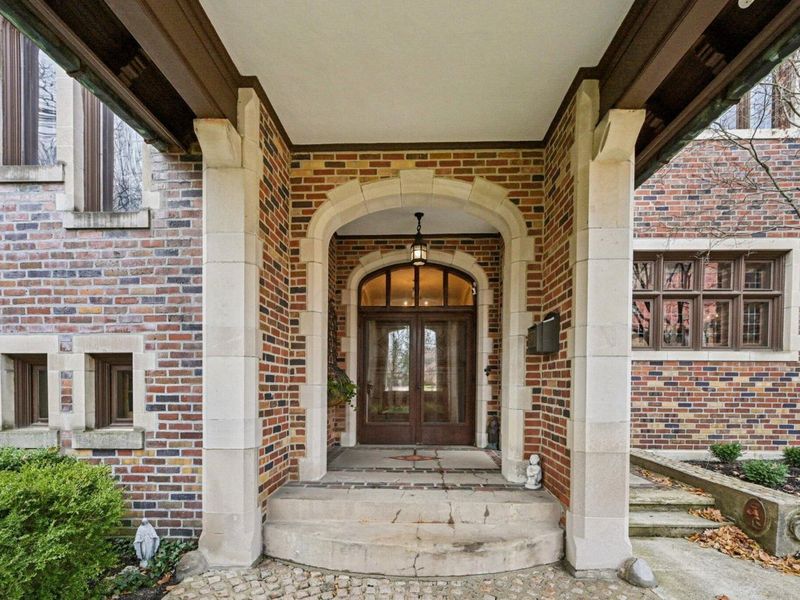 1427 Roxbury Road, Unit Manor Hous, Marble Cliff, OH 43212 Photo 6