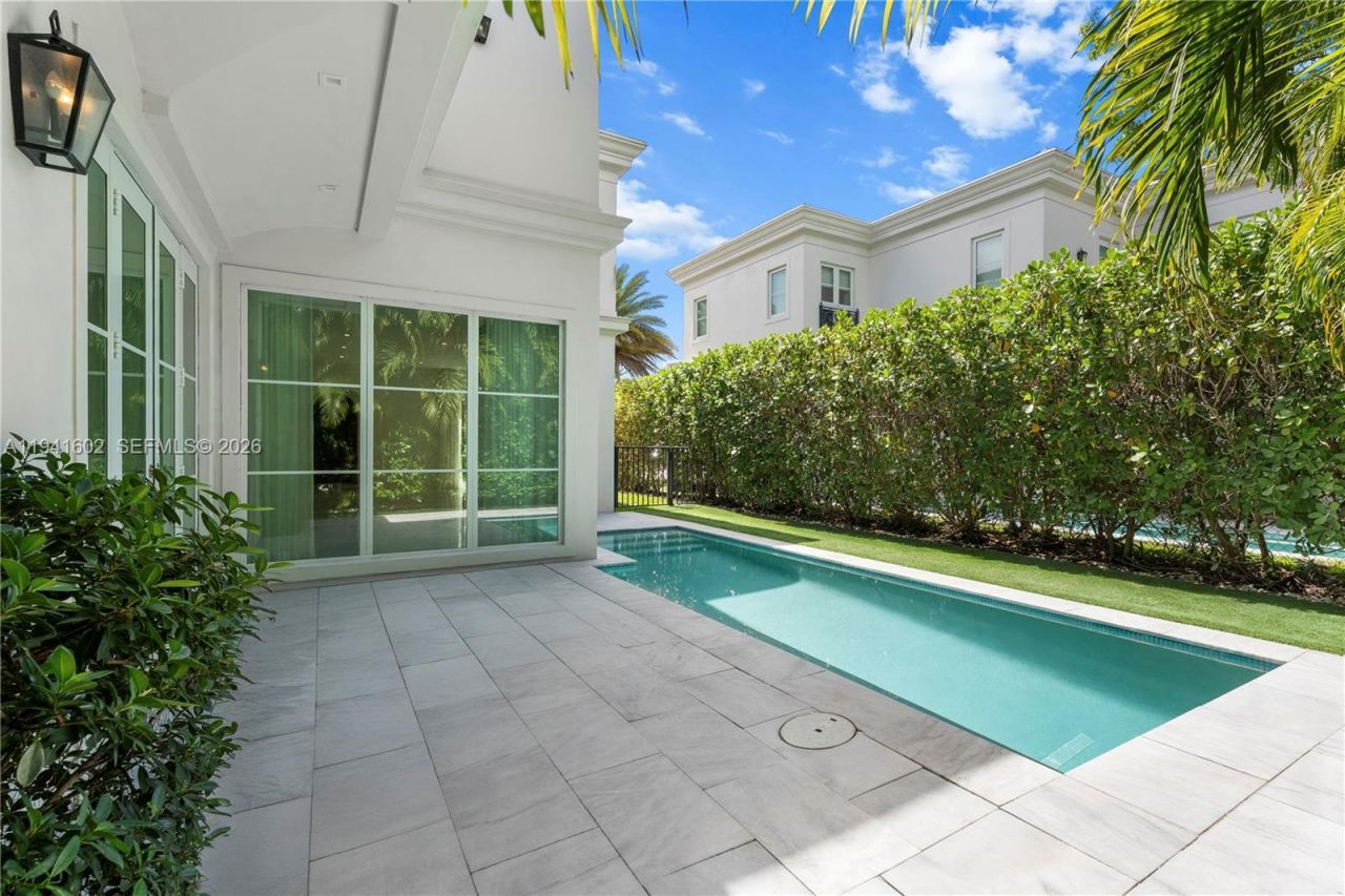 315 Santander Ave, Unit 311, Coral Gables, FL 33134 Photo