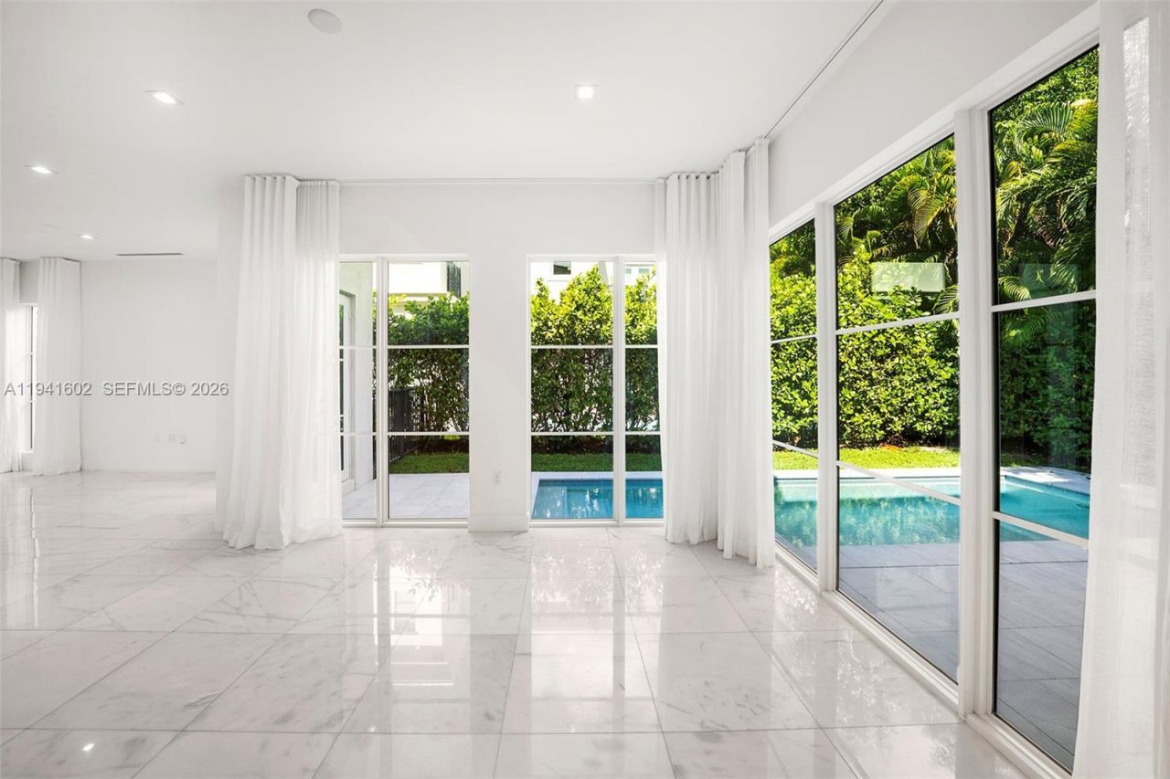 315 Santander Ave, Unit 311, Coral Gables, FL 33134 Photo