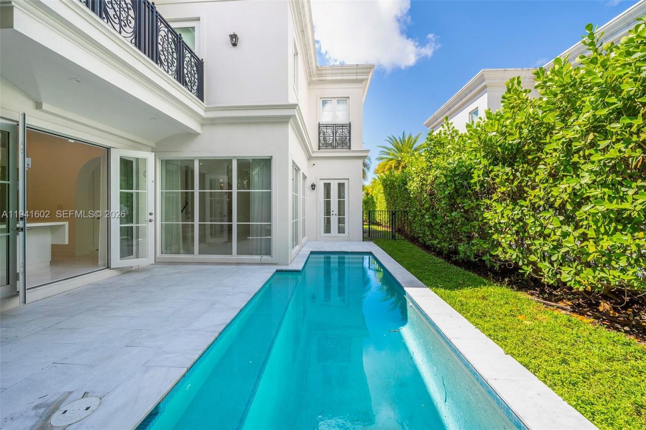 315 Santander Ave, Unit 311, Coral Gables, FL 33134 Photo