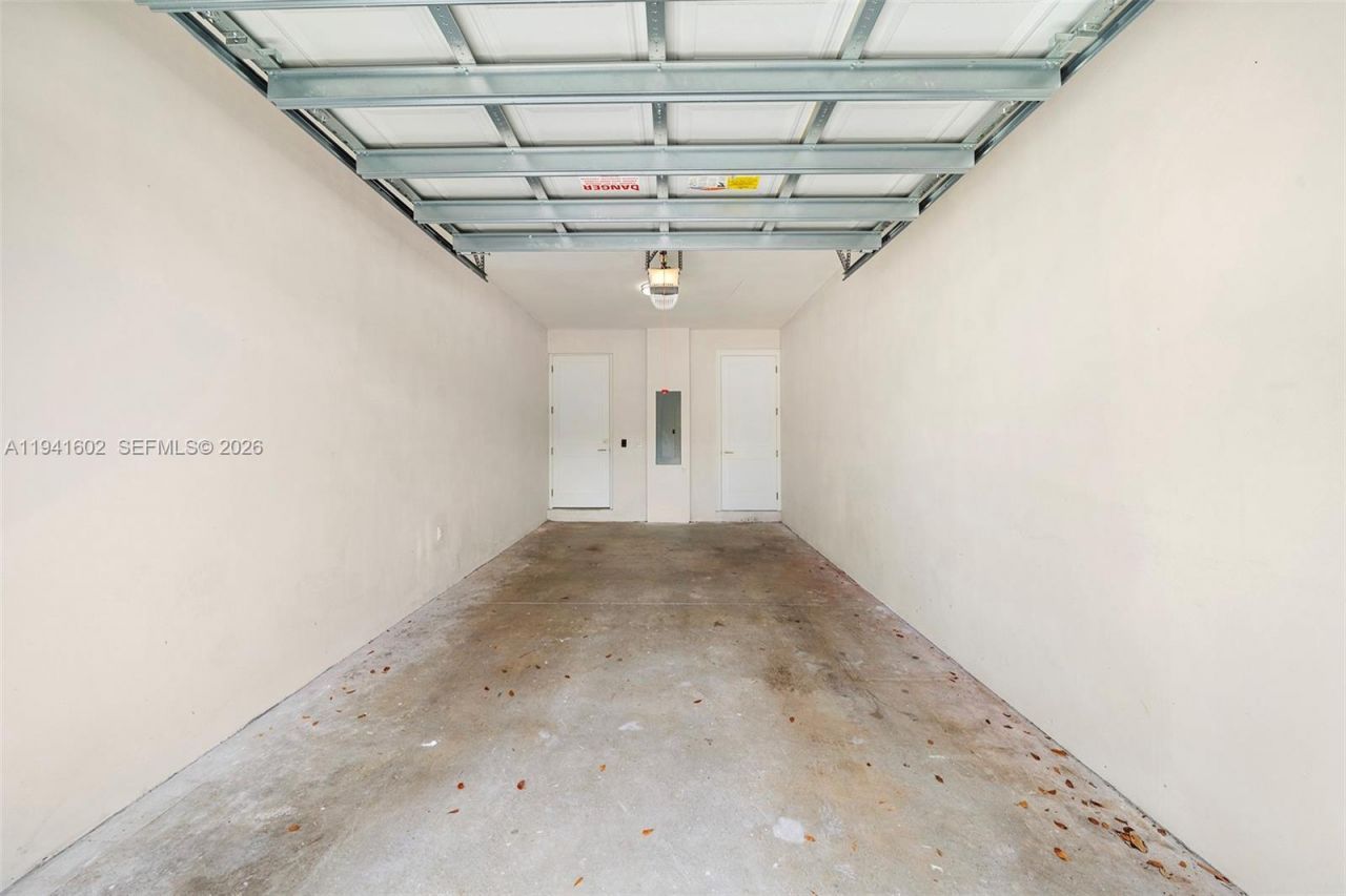 315 Santander Ave, Unit 311, Coral Gables, FL 33134 Photo