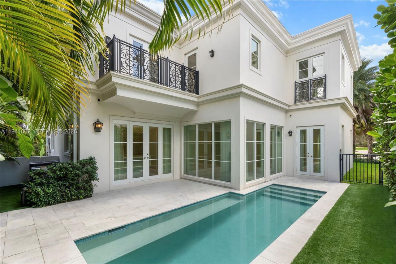 315 Santander Ave, Unit 311, Coral Gables, FL 33134 Photo