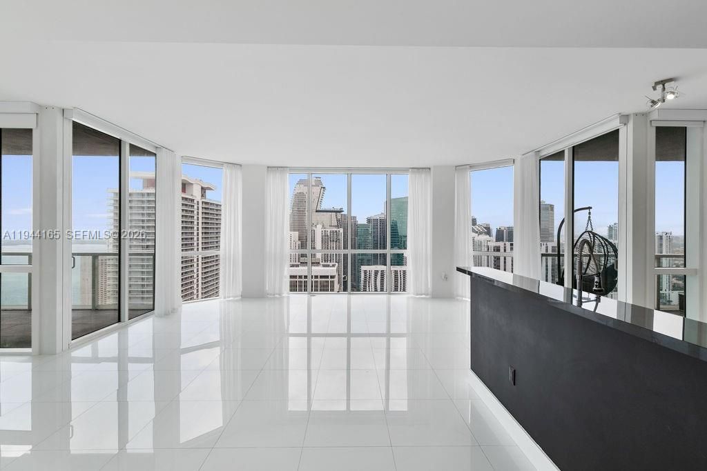 253 NE 2nd St , Unit 4608, Miami, FL 33132 Photo