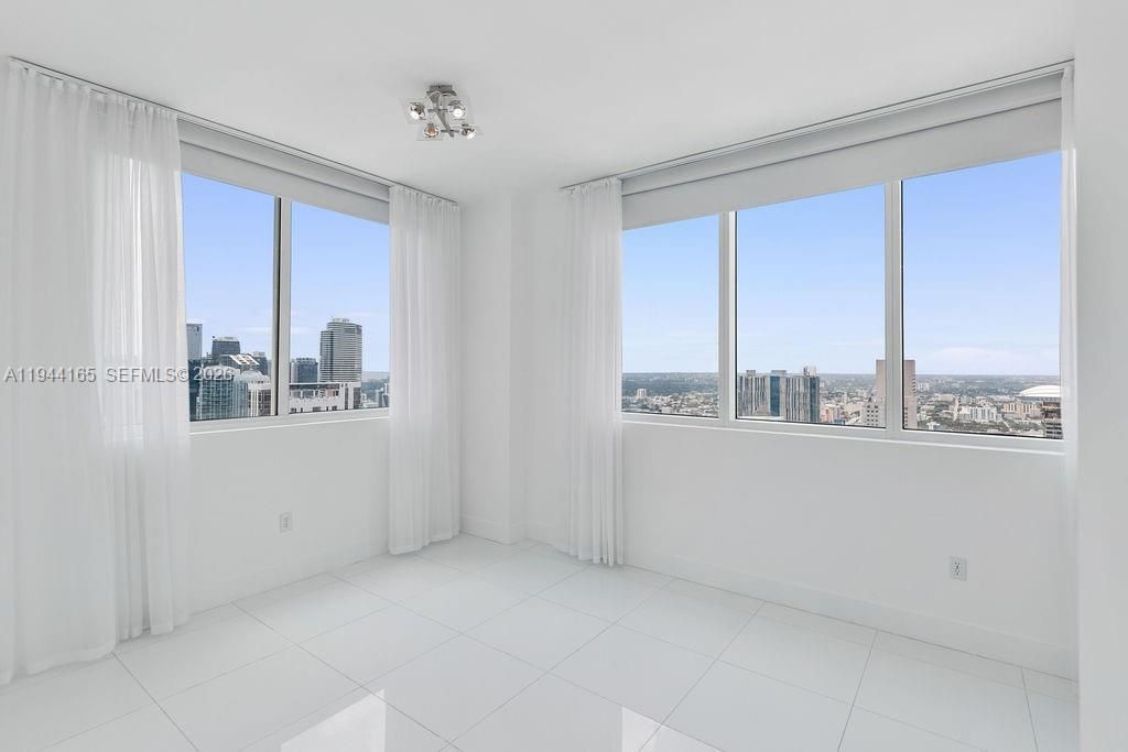 253 NE 2nd St , Unit 4608, Miami, FL 33132 Photo