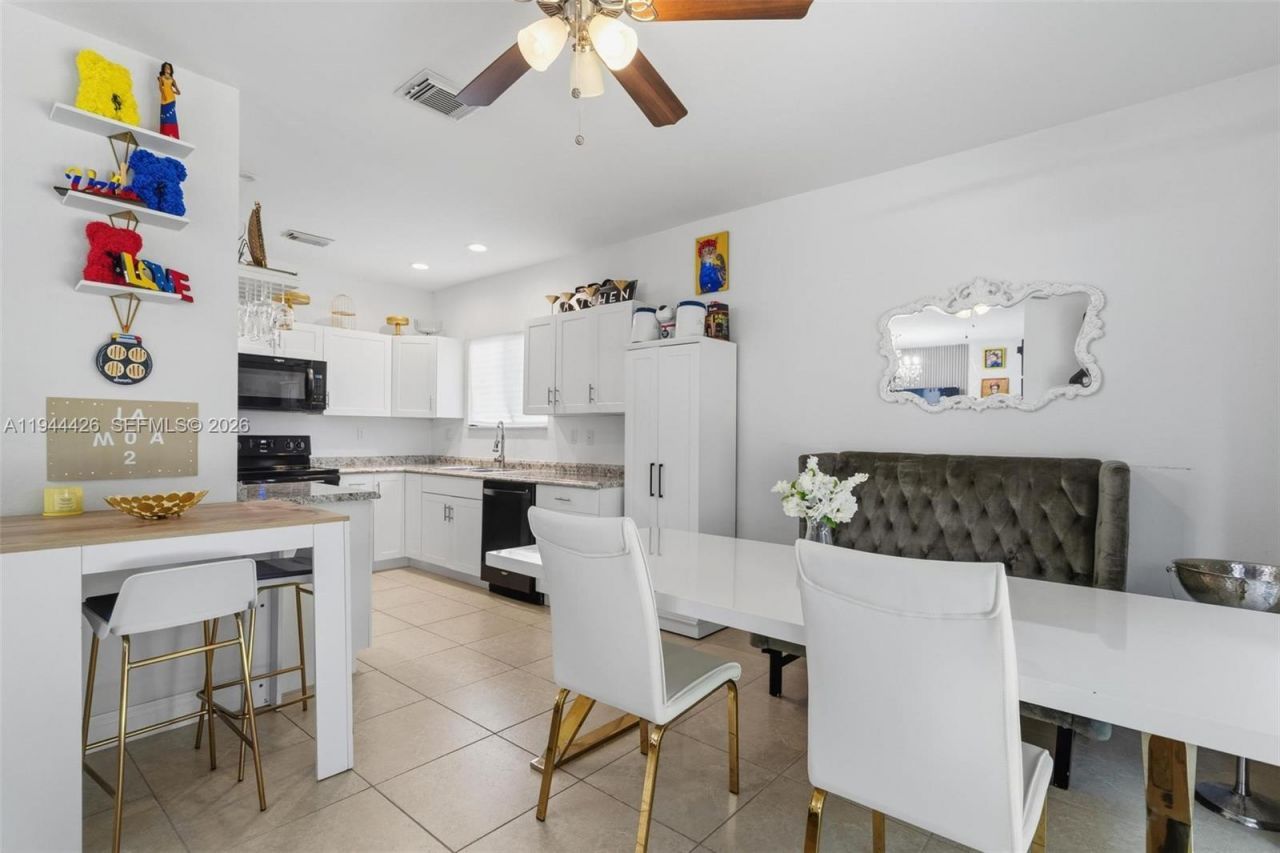 357 NE 35th Ter , Homestead, FL 33033 Photo