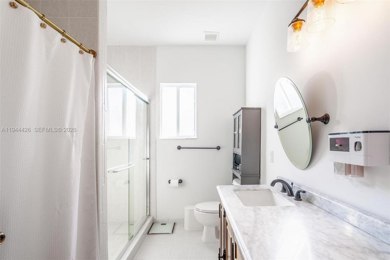 357 NE 35th Ter , Homestead, FL 33033 Photo