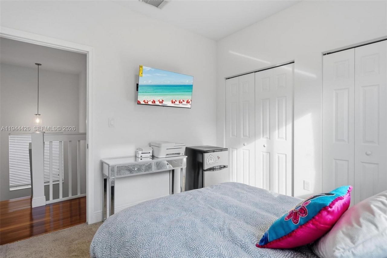 357 NE 35th Ter , Homestead, FL 33033 Photo