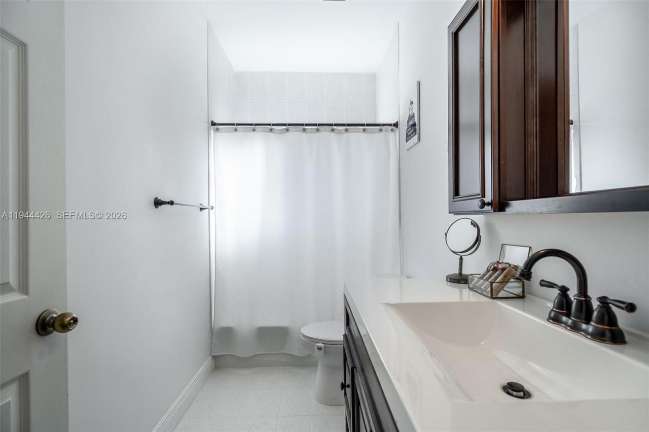 357 NE 35th Ter , Homestead, FL 33033 Photo