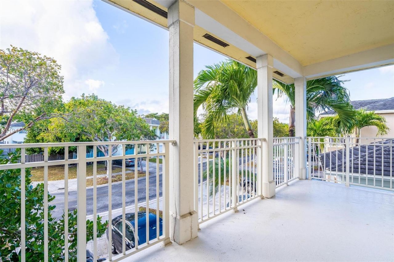 357 NE 35th Ter , Homestead, FL 33033 Photo