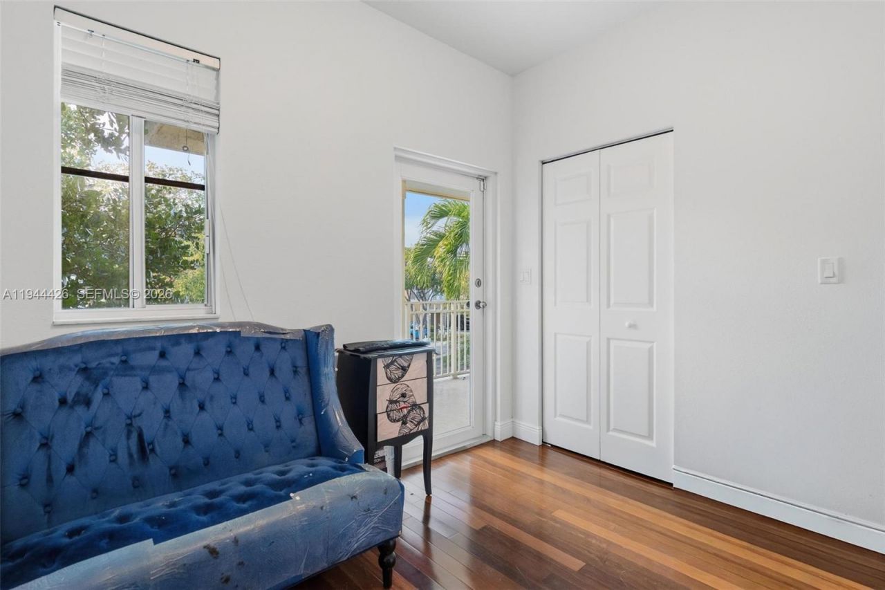 357 NE 35th Ter , Homestead, FL 33033 Photo