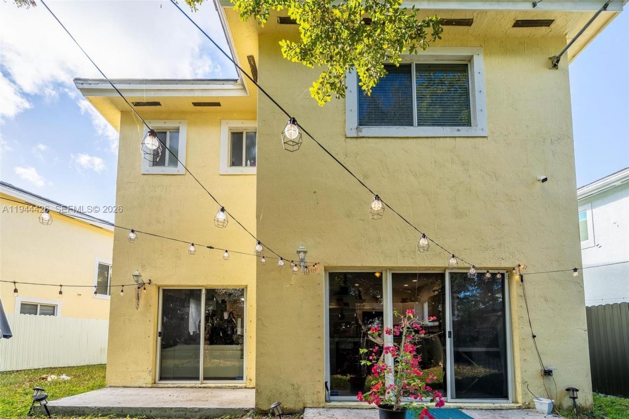 357 NE 35th Ter , Homestead, FL 33033 Photo