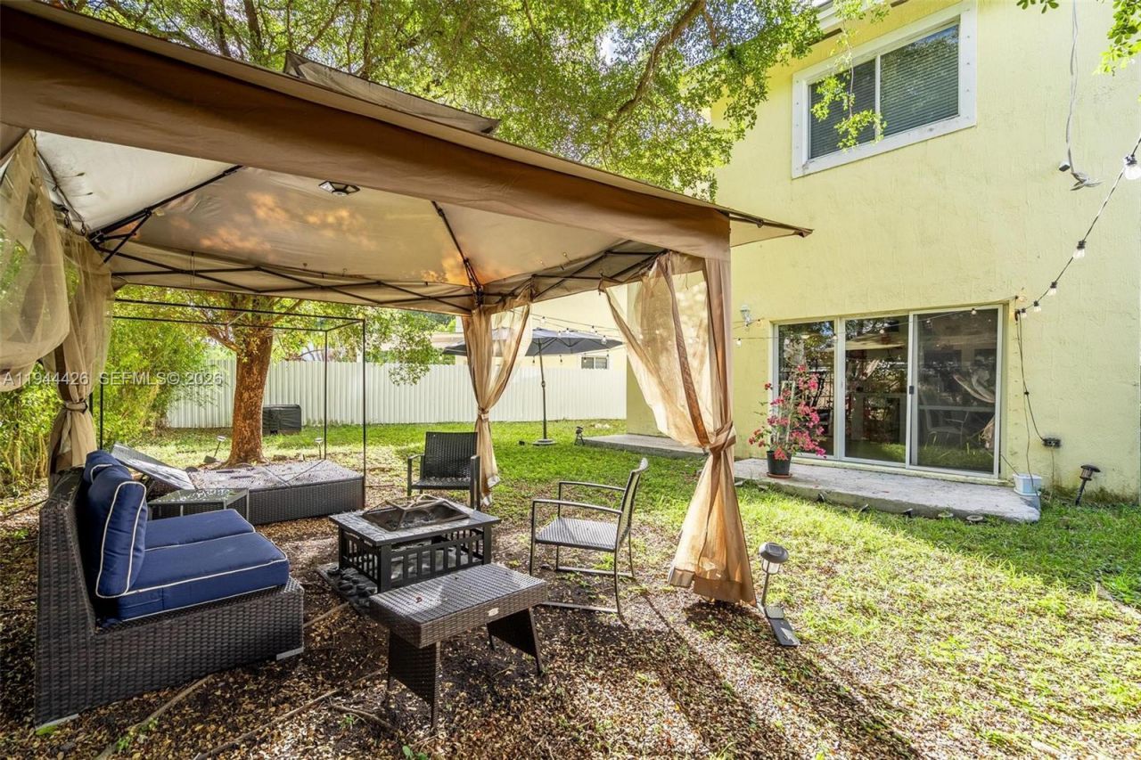 357 NE 35th Ter , Homestead, FL 33033 Photo