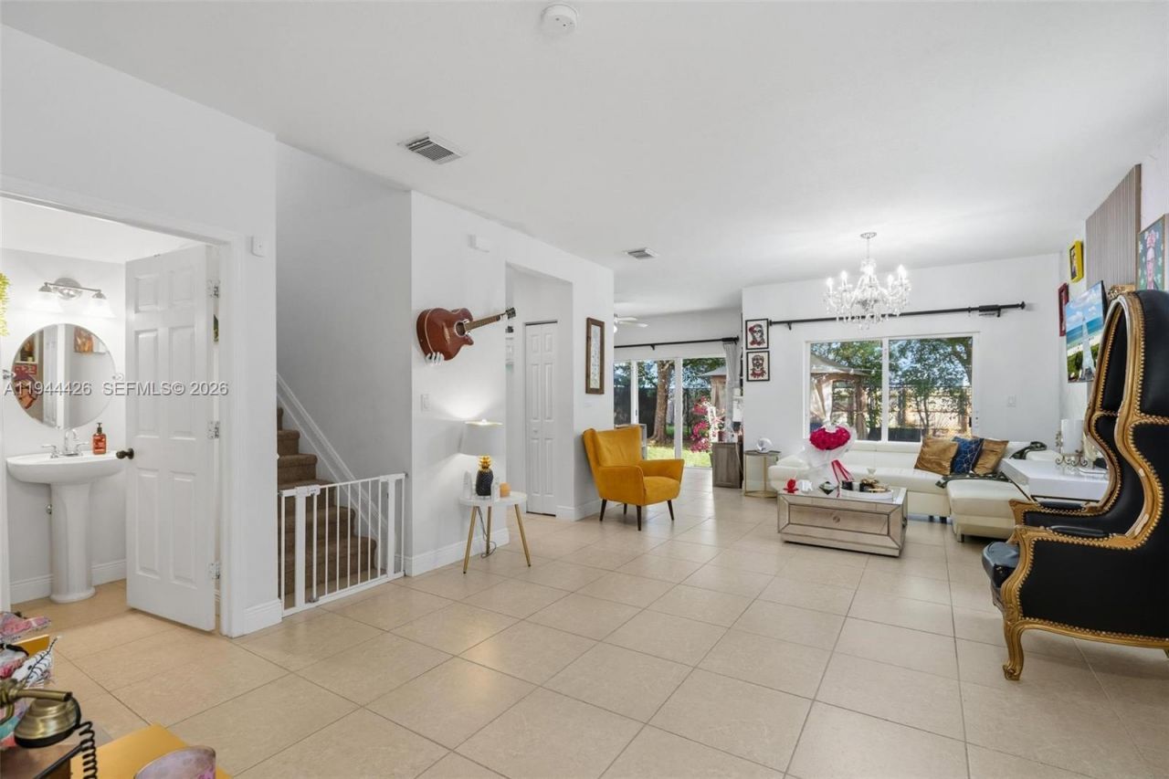 357 NE 35th Ter , Homestead, FL 33033 Photo