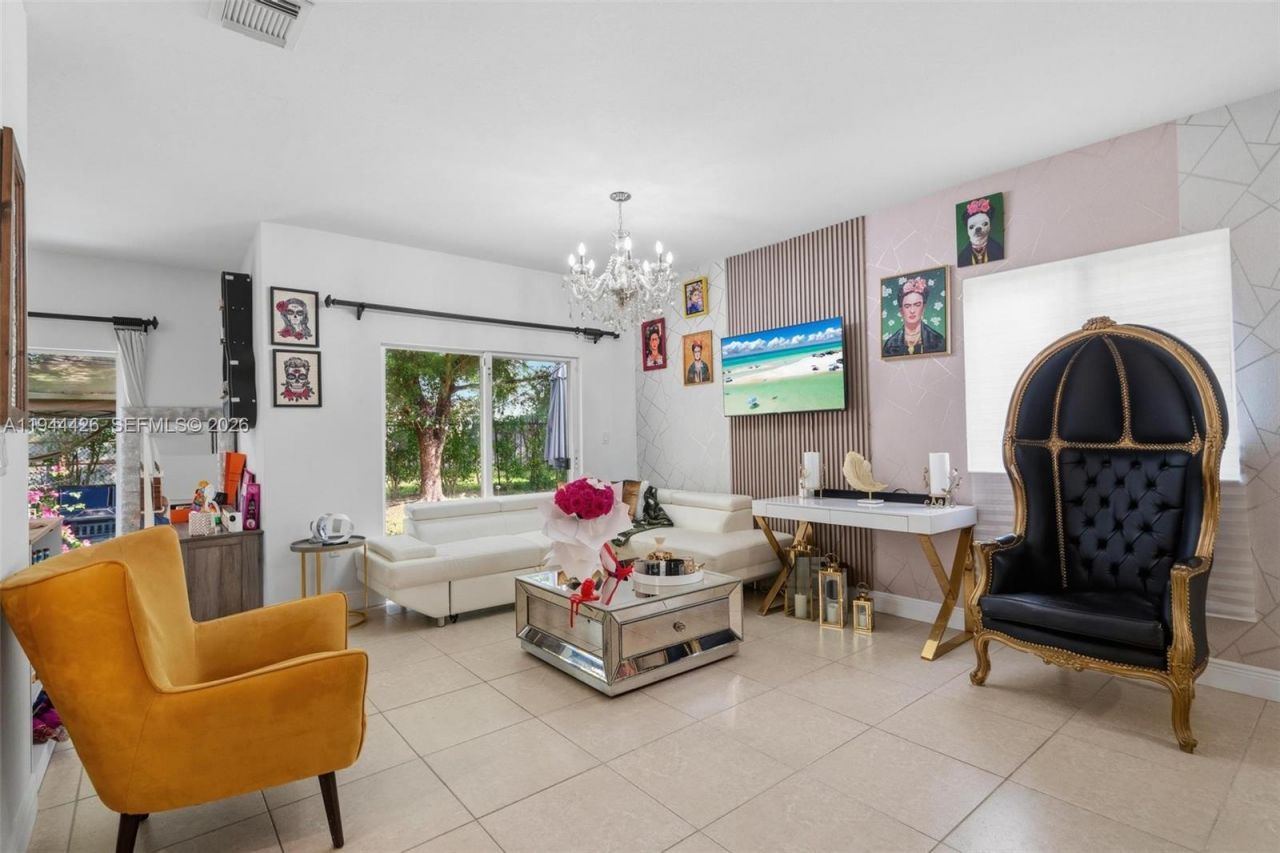 357 NE 35th Ter , Homestead, FL 33033 Photo